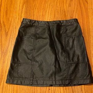 Girls faux leather black skirt